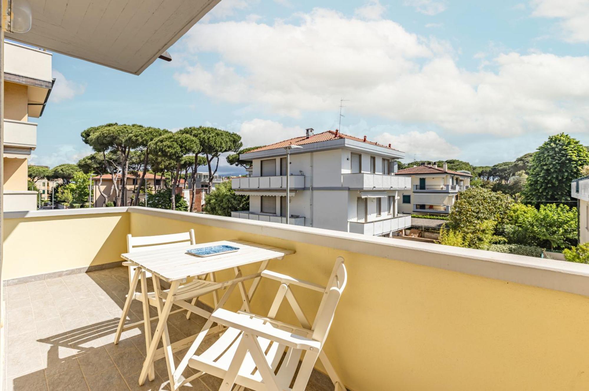 Comfy Apartment With Private Parking Near The Beach! В'яреджо Екстер'єр фото